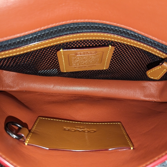 NWOT Coach Original Turnlock Tab Messenger - Picture 5 of 11